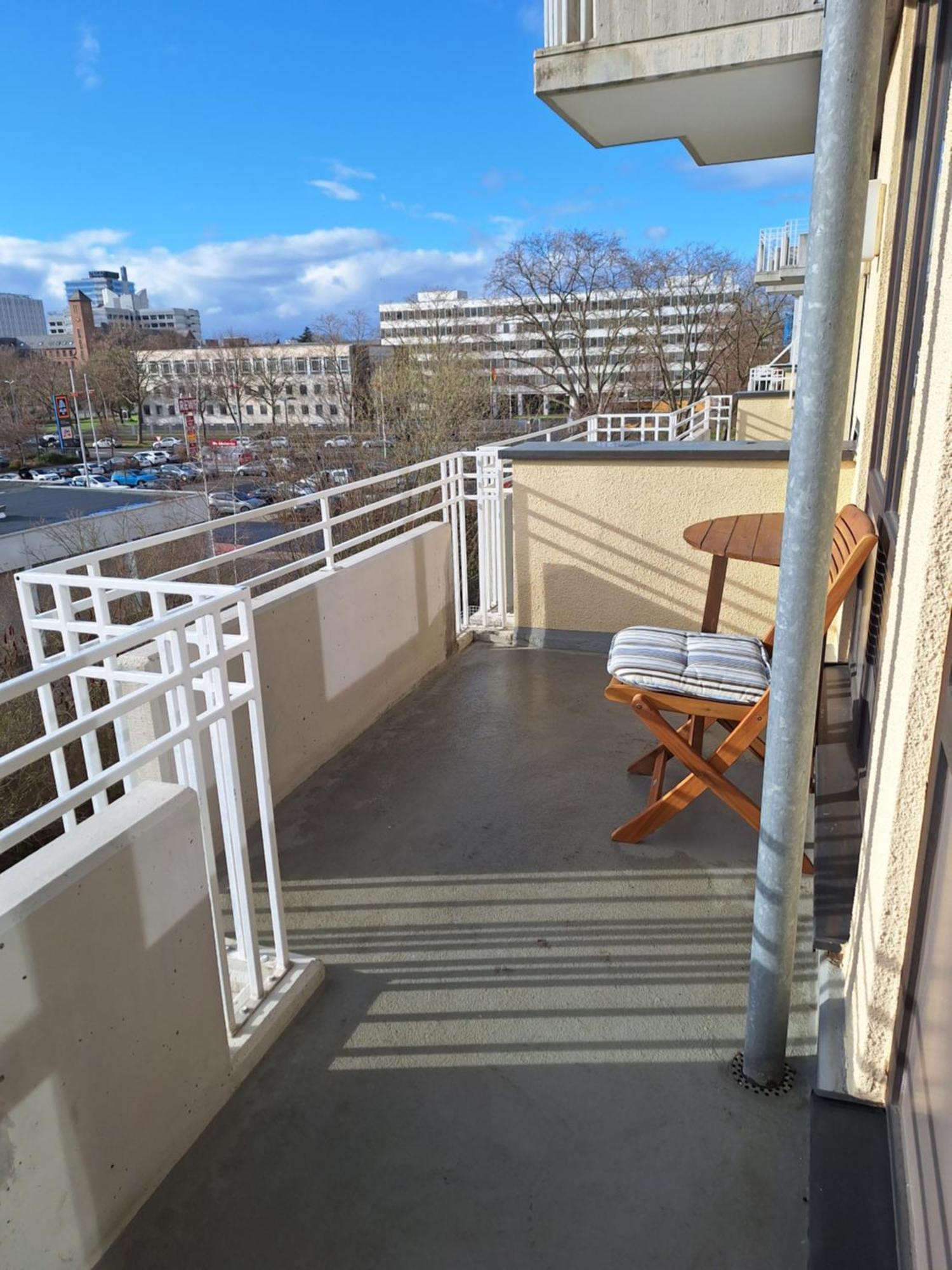 Tinyflat33 In Koblenz Mit Internet Balkon Stellplatz Magenta Tv Apartment